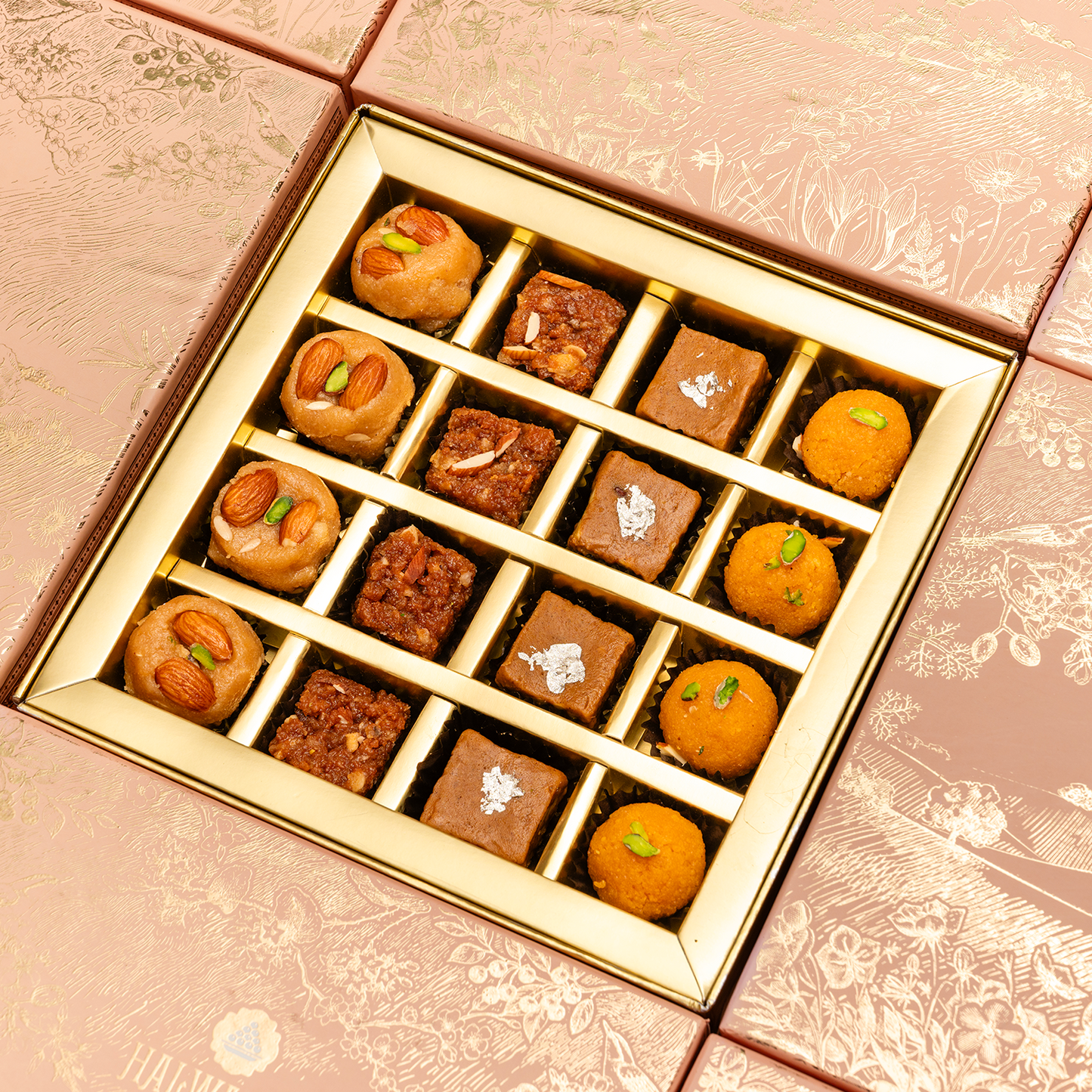 Box of 16 - Riwayat